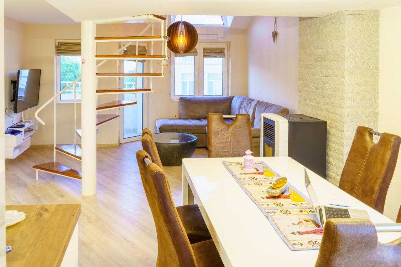 Appartement Centrally Located In Varna
